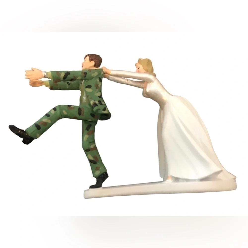Wilton Wedding Cake Topper Camo Military Bride Groom Funny Novelty 4.5”HX5.5L